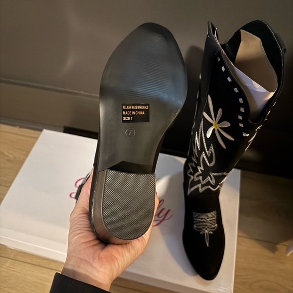 NEW Pink Lily Kolly Daisy Boots | Krista Horton x Pink Lily Collab - Picture 6 of 8